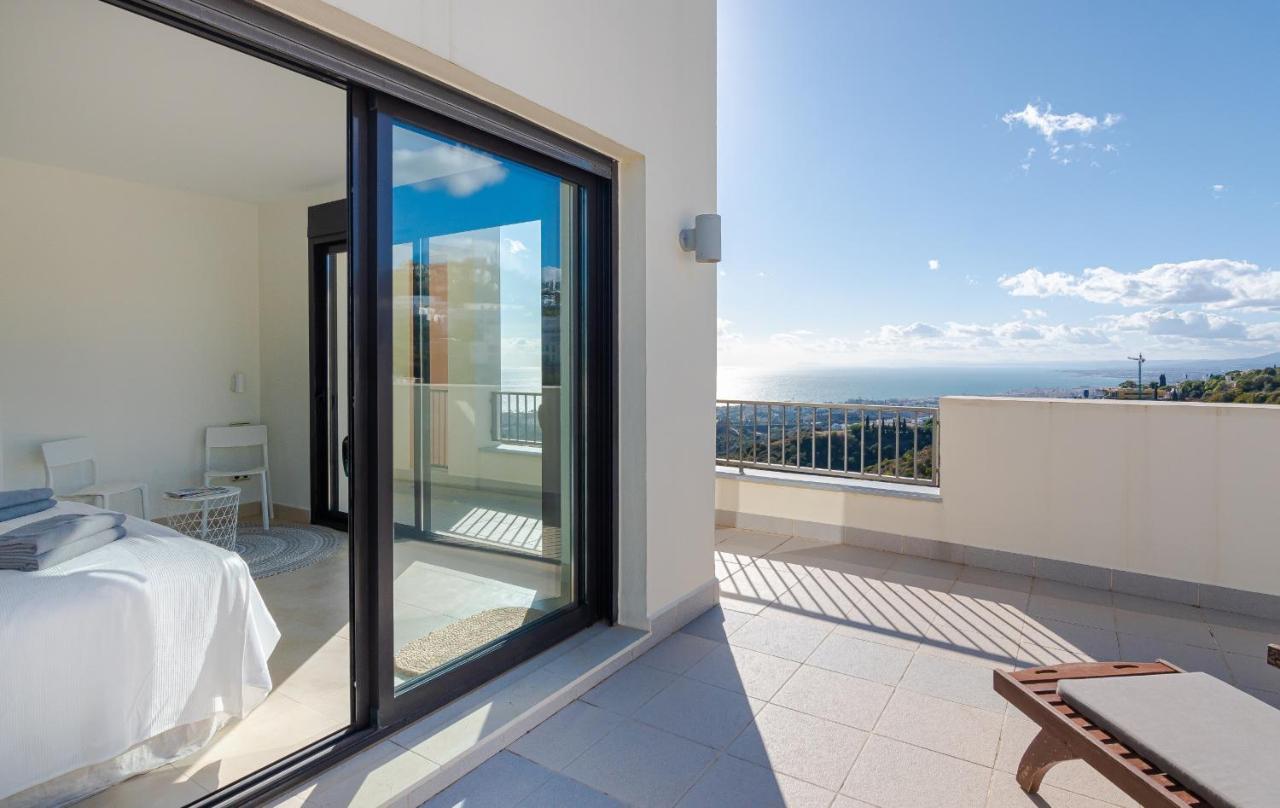 Luxurius Penthouse With Large Terrace And