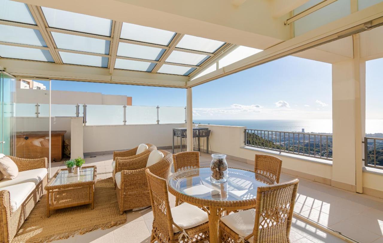 Luxurius Penthouse With Large Terrace And Marbella