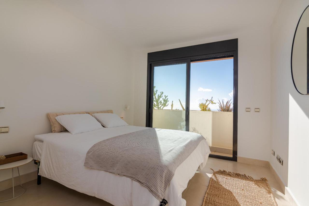 Luxurius Penthouse With Large Terrace And
