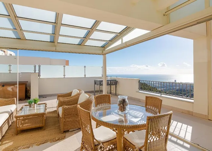 Luxurius Penthouse With Large Terrace And Spa